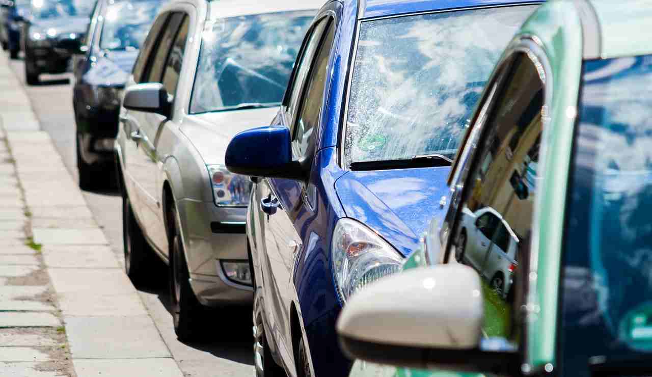 Auto nel traffico (Pixabay foto) - www.statodonna.it