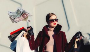 Donna che fa shopping