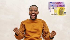 Uomo felice 1200 euro
