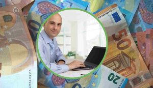 Soldi uomo lavoro