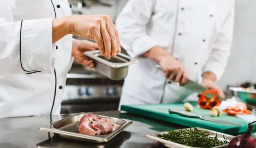 Chef cercando personale senza esperienza lavoro