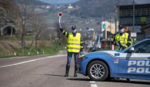 Posto di blocco patente scontrino autolavaggio multa