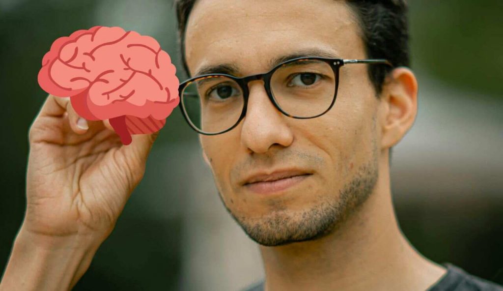 Uomo intelligente cervello