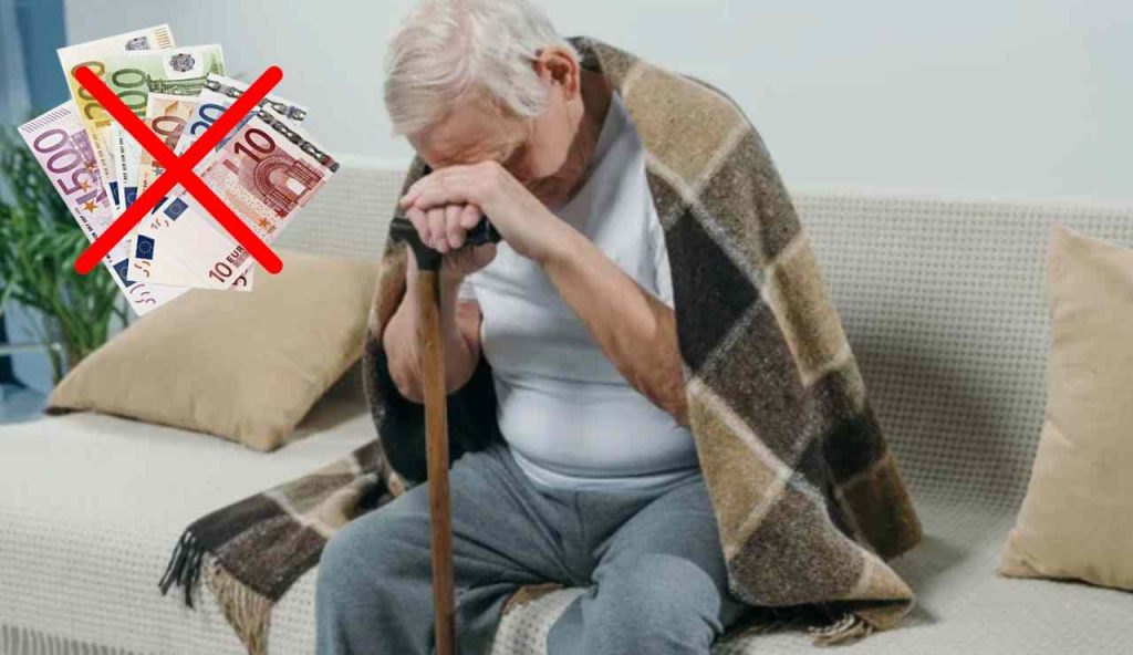 Anziano triste senza soldi (Depositphotos foto) - www.statodonna.it
