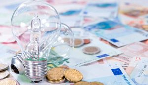 Risparmio in bolletta (Depositphotos foto) - www.statodonna.it