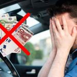 Uomo disperato in auto (Depositphotos foto) - www.statodonna.it