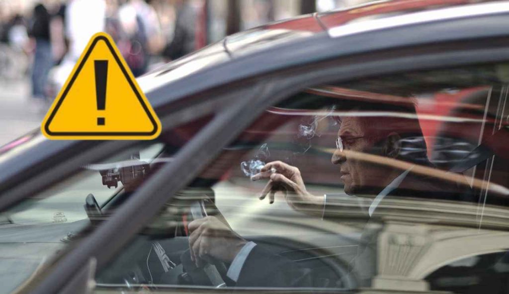 Fumare in auto (Pixabay foto) - www.statodonna.it